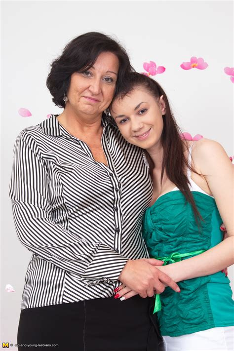 porn lesbian old and young